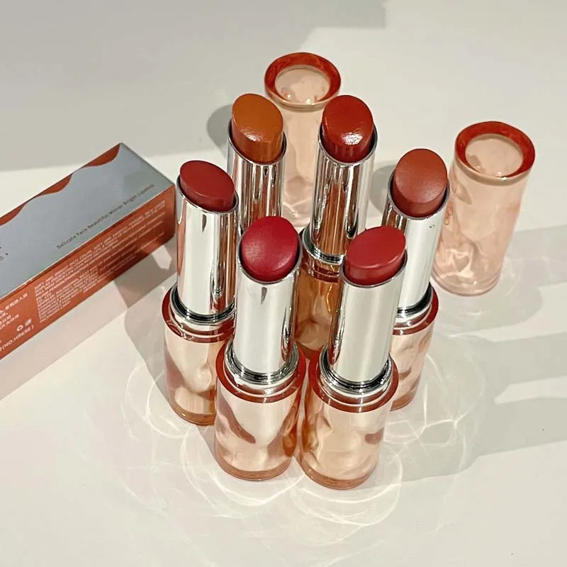Lustrzany Błyszczyk do Ust Del – Beauty Without Makeup recenzja i cena
